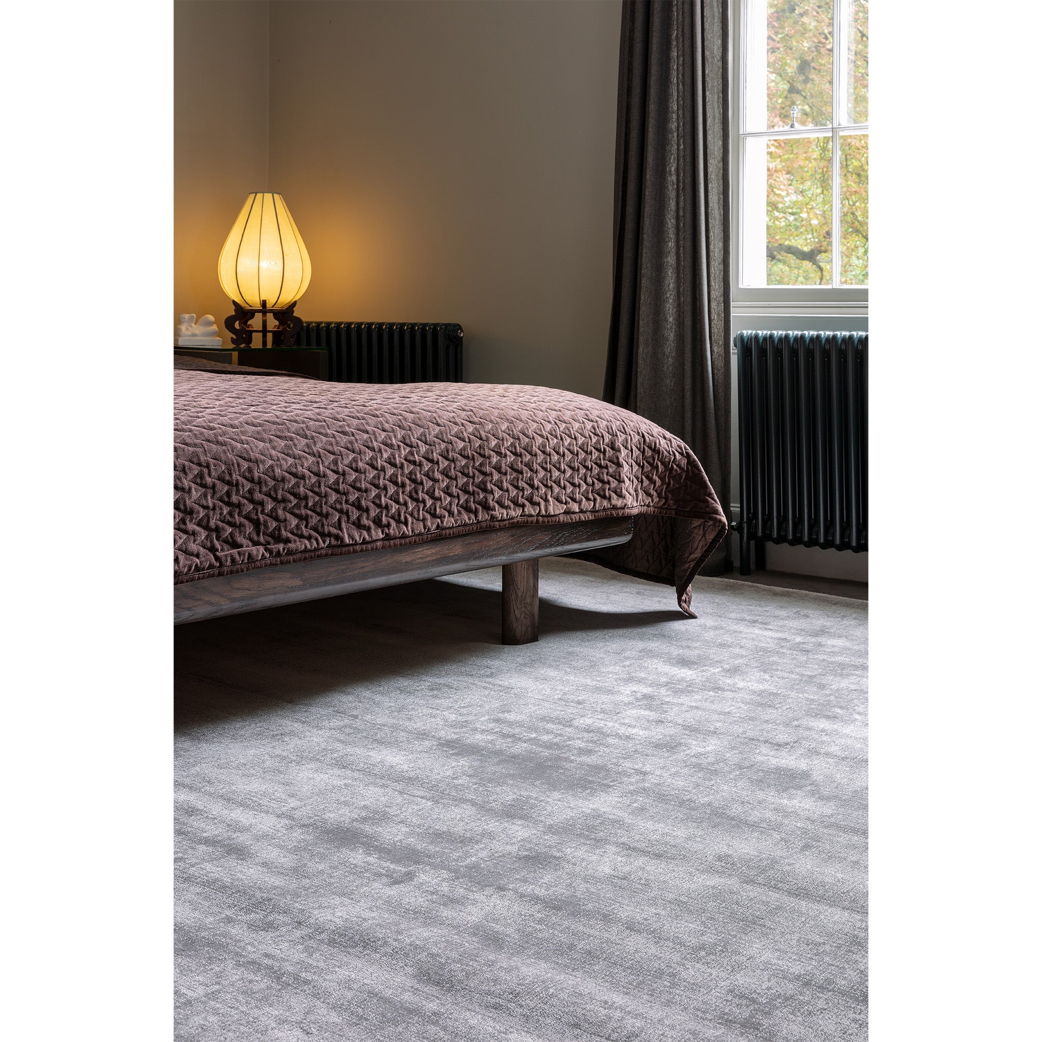 Hand Woven Viscose Rug in Silver Grey